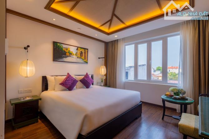 Bán gấp khu VILA BIỆT THỰ siêu bự MT Cửa Đại Hội An, 1.600m2,50 phòng, Giá chỉ 135tỷ TLCC.