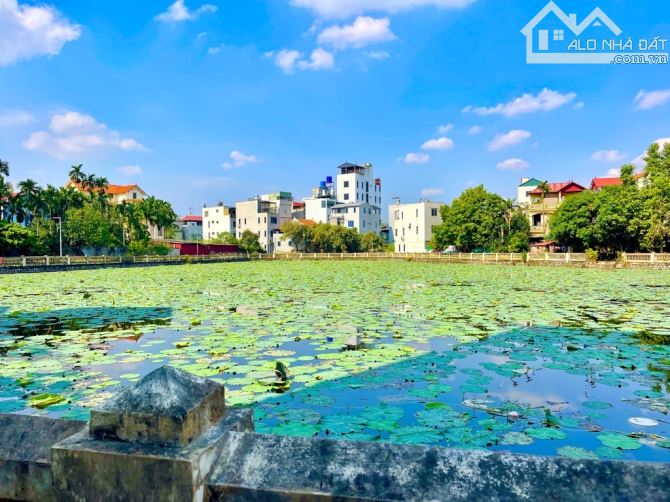 Bán Nhà Thượng Cát-Nhà Mới Dân Xây-Ngõ 4m,Ô Tô Vào Cạnh Hồ Sen-Cạnh Sân Chơi Để Ô Tô 🚗