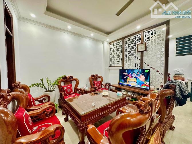 GẦN Ô TÔ TRÁNH - HAI MẶT NGÕ THOÁNG TRƯỚC SAU - TẶNG FULL NỘI THẤT