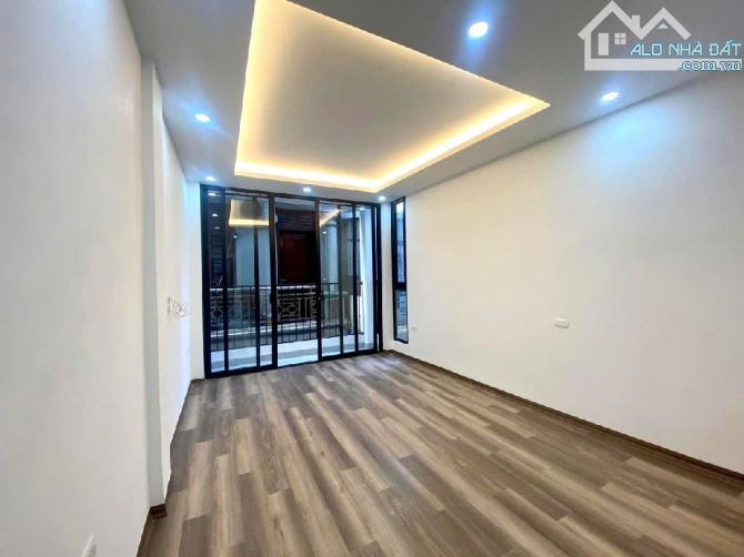 6Tỷ Hơn - 35m2 - Hà Kế Tấn - Mặt Ngõ - 3 Gác chạy vòng quanh nhà - Ngõ dân trí cao