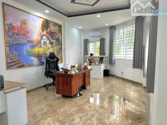 Bán Nhà Lô Góc, Hẻm 6m CMT8, 64m2, 6 Tầng, Chỉ 13 Tỷ 5, Phường 5, Tân Bình