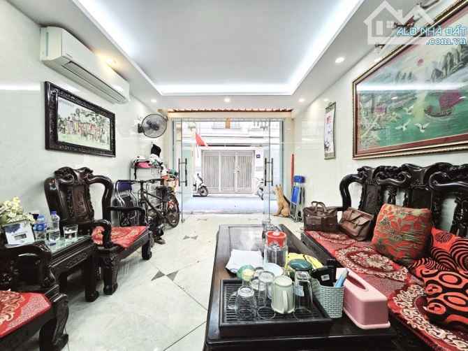Bán nhà Nguyễn Chí Thanh, ô tô, 2 mặt phân lô, 44m2, mặt 4,2, chào 13 tỷ 8 - 1