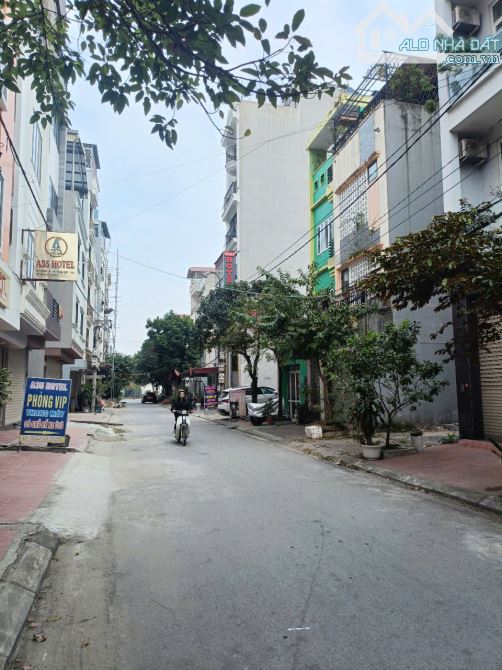Bán gấp Đất phân lô Lai Xá 68m2, vỉa hè KD, ô tô tránh, giá 10tỷ65 - 1