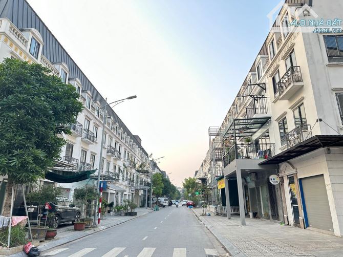 Bán gấp shophouse La Casta Văn Phú 95m2, 5T, siêu kinh doanh, 6 toà chung cư, nhỉn - 1