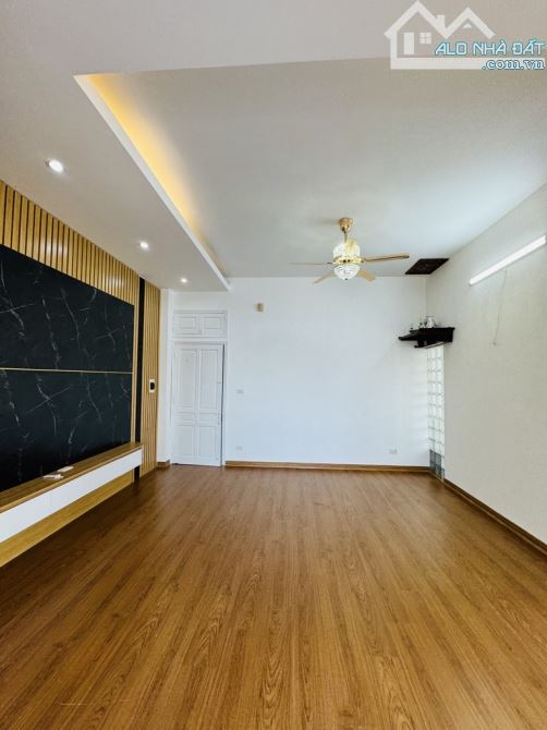 BÁN NHÀ KIM QUAN 6 TẦNG 30M TA Ô TÔ FULL NỘI THẤT GIÁ ĐẸP - 1