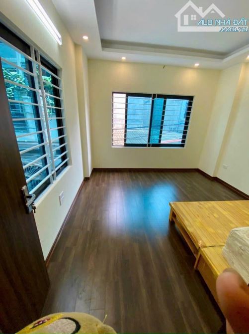 NHÀ LÔ GÓC ĐẸP LONG BIÊN - GẦN BIG C - FULL NỘI THẤT - GIÁ CHỈ 5.85 TỶ   NHÀ ĐẸP LÔ GÓC - 1