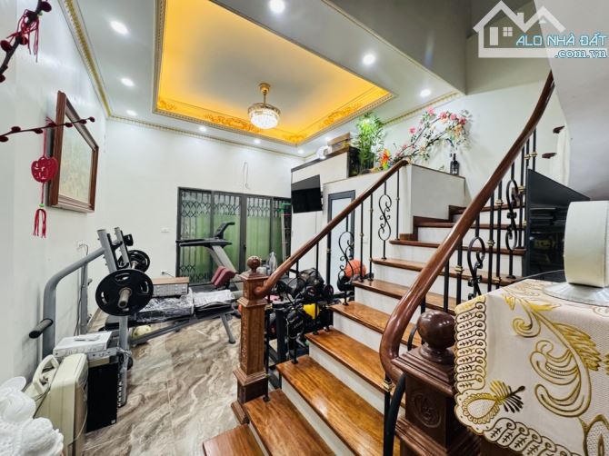 Không Quy Hoạch - Gần Ô Tô Tránh - Ngõ Thông,phố Trương Định - HBT, dt: 43m,mt: 3,5m, 5 tầ - 2