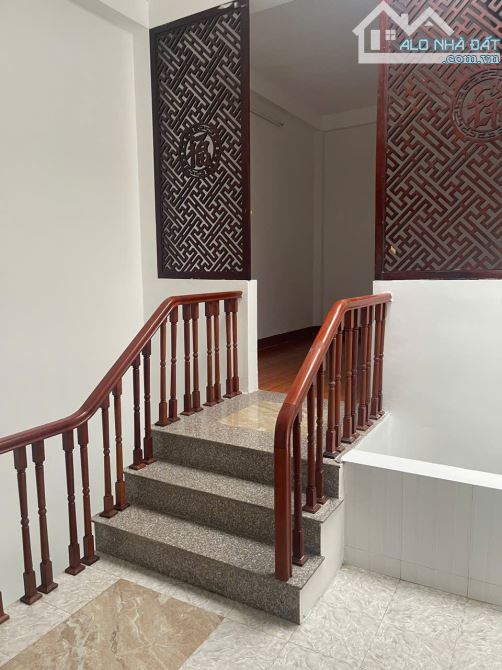 NHÀ PHỐ NGỌC THỤY LONG BIÊN 5.5 tỷ 5 tầng, 46m ,MT 4 m, Ô TÔ, DÒNG TIỀN 16 TRIỆU /1T - 2