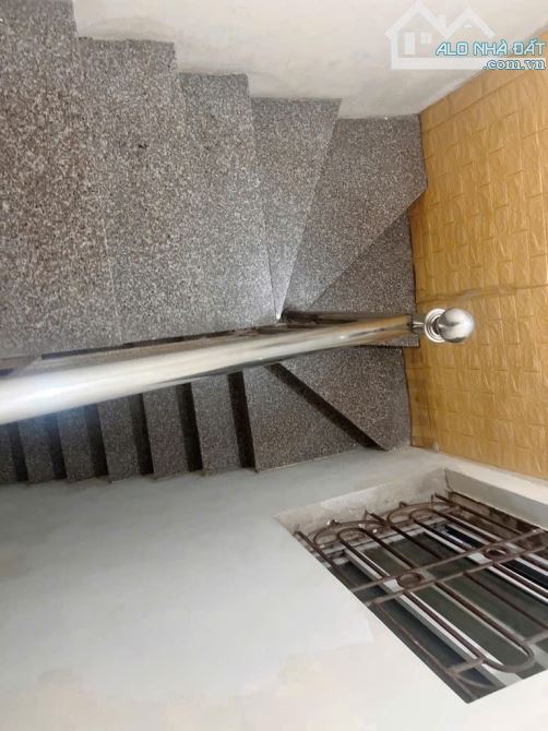 BÁN NHÀ Ngọc Trục Đại Mỗ Nam Từ Liêm DT:63X3 MT:6.1 GIÁ 6tỷ - 2