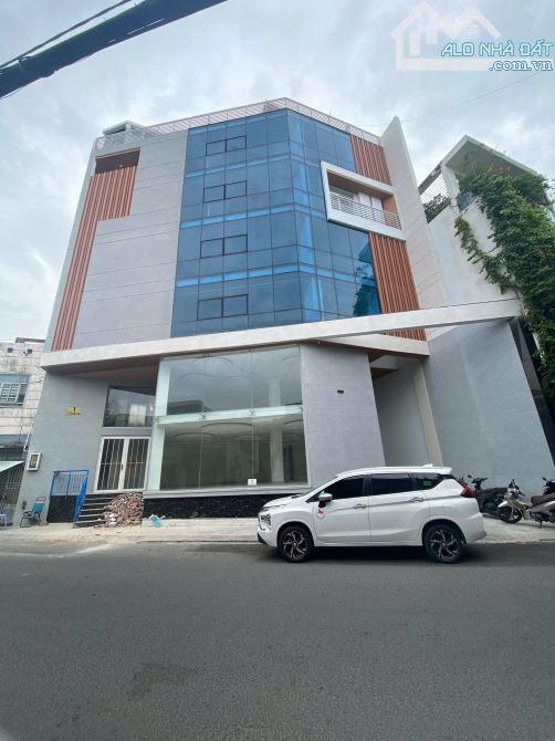 HOT! Tòa nhà building mặt tiền Trương Hoàng Thanh, P12, Tân Bình, hầm 5 lầu giá 55 tỷ - 2