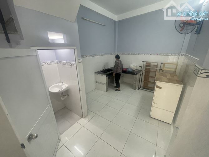 QUẬN 7 -  NGUYỄN THỊ XIẾU -  2 tầng BTCT - 32m2 - Giá 4.5 tỷ còn TL - 2