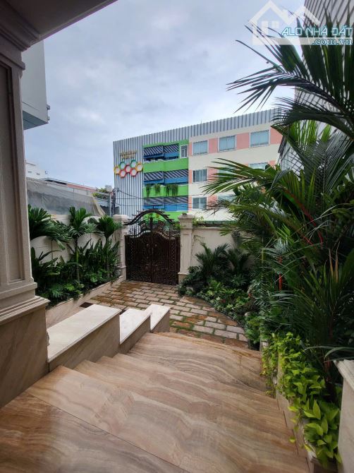 Bán biệt thự mặt tiền Bạch Mã Quận 10, DT: 8x24m, KC: Hầm + 4 lầu, giá: 69 tỷ Thương lương - 3