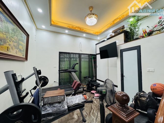 Không Quy Hoạch - Gần Ô Tô Tránh - Ngõ Thông,phố Trương Định - HBT, dt: 43m,mt: 3,5m, 5 tầ - 3