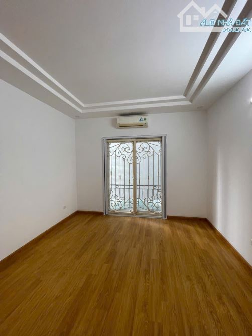 NHÀ PHỐ NGỌC THỤY LONG BIÊN 5.5 tỷ 5 tầng, 46m ,MT 4 m, Ô TÔ, DÒNG TIỀN 16 TRIỆU /1T - 3