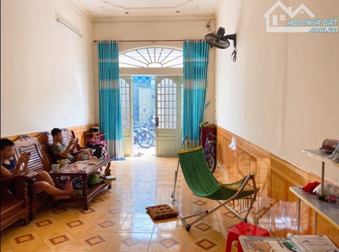 BÁN NHÀ 2 TẦNG - HẺM XE HƠI - NGAY PHẠM VĂN ĐỒNG - LINH TÂY - NHỈNH 5 TỶ CÒN THƯƠNG LƯỢNG - 3