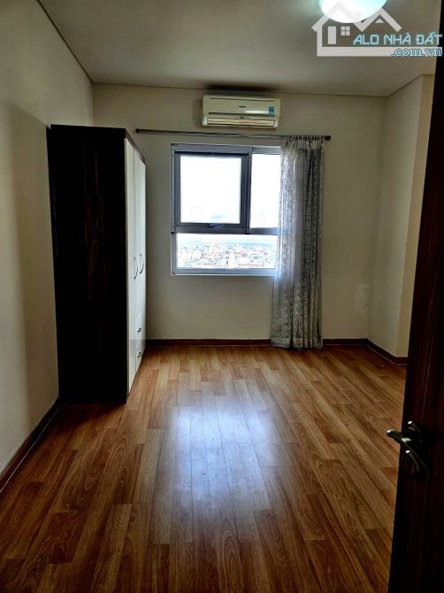 Bán CHCC Tòa Golden Palace Mễ Trì, Nam Từ Liêm. Gần Lê Quang Đạo.  DT: 120m2. Giá: 8,75 Tỷ - 7