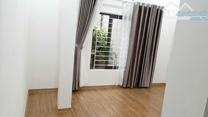 CHÍNH CHỦ BÁN NHÀ NGUYỄN KHOÁI 39m2 x4TẦNG, 2 THOÁNG, TẶNG FULL NỘI THẤT. BA GÁC ĐỖ CỬA - 4