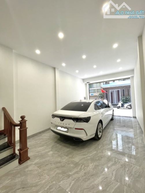 BÁN GẤP NHÀ NGUYỄN SƠN 38M x 6T, THANG MÁY, GARA ÔTÔ, FULL NỘI THẤT. NHỈNH 9 TỶ - 4