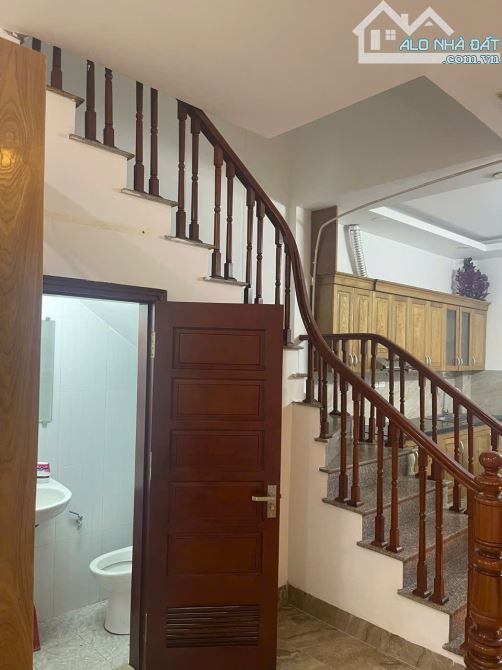 NHÀ PHỐ NGỌC THỤY LONG BIÊN 5.5 tỷ 5 tầng, 46m ,MT 4 m, Ô TÔ, DÒNG TIỀN 16 TRIỆU /1T - 5