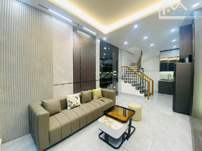 6Tỷ Hơn - 35m2 - Hà Kế Tấn - Mặt Ngõ - 3 Gác chạy vòng quanh nhà - Ngõ dân trí cao - 6