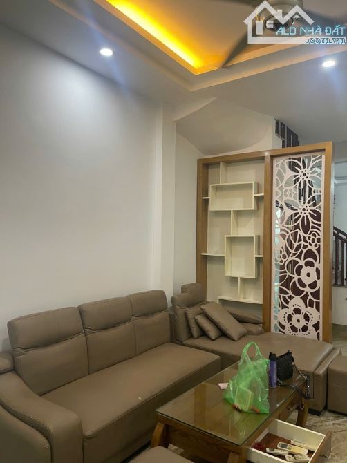 NHÀ PHỐ NGỌC THỤY LONG BIÊN 5.5 tỷ 5 tầng, 46m ,MT 4 m, Ô TÔ, DÒNG TIỀN 16 TRIỆU /1T - 7