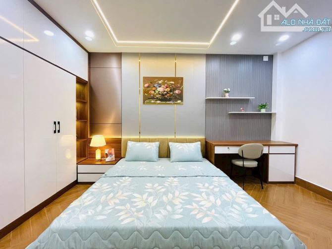 NHÀ ĐẸP LUNG LINH GIÁ 2.35TỶ 52m2 - 2 LẦU Ở VĨNH KHÁNH QUẬN4 BÁN GẤP ĐI NƯỚC NGOÀI ĐỊNH CƯ - 7