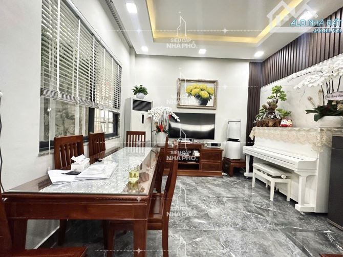 GIẢM CHÀO 1.6 TỶ - VILLA Q3- 64M2 - NGANG KHỦNG 7.5 - Ô TÔ ĐỖ CỬA - FULL NỘI THẤT CAO CẤP - 8