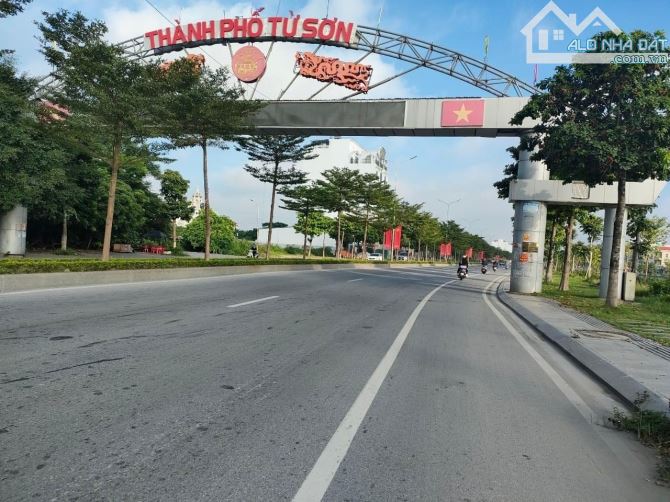 *BÁ  N   RẤT GẤP ĐẦU NĂM  ĐỂ TRẢ NỢ * NGAY SIÊU THỊ TRƯỜNG GIANG , HƯƠNG MẠC TỪ SƠN   đ