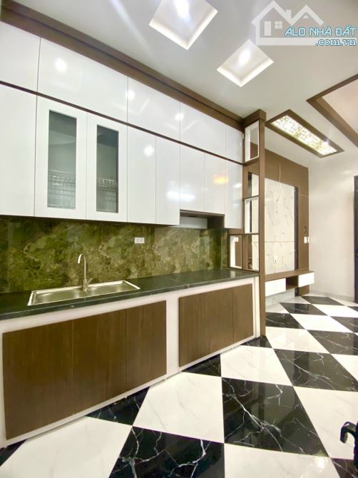Chỉ 2.5 tỷ nhận nhà Di Trạch xây 5 Tầng, 3 ngủ, 4 wc, ô tô đỗ gần, chỉ 1km đến phố Nhổn - 2