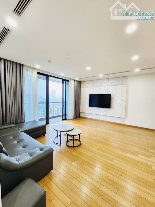 Bán Nhanh Căn Hộ B6 Nguyễn Cơ Thạch - 80m², Giá 4.5 Tỷ