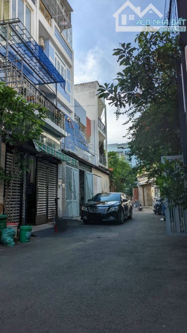 Bán gấp nhà phố Trương Văn Hải gần trường Hoa Lư Co.opmart 60 m2, hai tầng ô tô đậu thoải