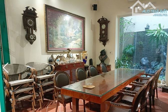 Siêu phẩm Cát Linh - 148m² 5 tầng MT 20m - ô tô, vị trí đẹp - chia lô, xây căn hộ dịch vụ