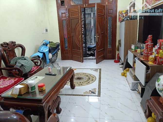 Thịnh liệt dân xây 30m 5 t tặng nội thất ô tô đỗ cửa gần phố ô tô tránh 20m giá 5.2 tỷ