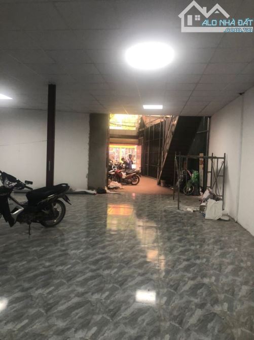 Bán nhà mặt phố Nguyễn Hy Quang - phố VIP Đống Đa - 2 thoáng - kinh doanh đỉnh