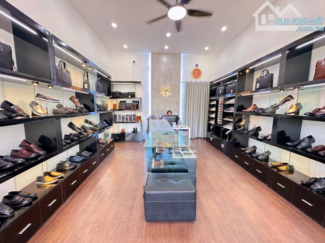 Bán nhà mặt phố Nguyễn Hy Quang - 35m² 4 tầng - 2 mặt tiền - vị trí đẹp