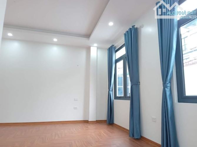 ⚜️ Bán nhà Mặt phố Nguyễn Chí Thanh, Đống Đa, 40m2 4T, MT 4.5m, Chỉ 15.5 Tỷ ⚜️ - 2