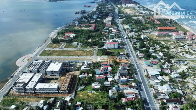 Bán đất khu chợ mới Lăng Cô - Trục đường 33m, vỉa hè 6m - Ngay trung tâm vịnh Lăng Cô - 1
