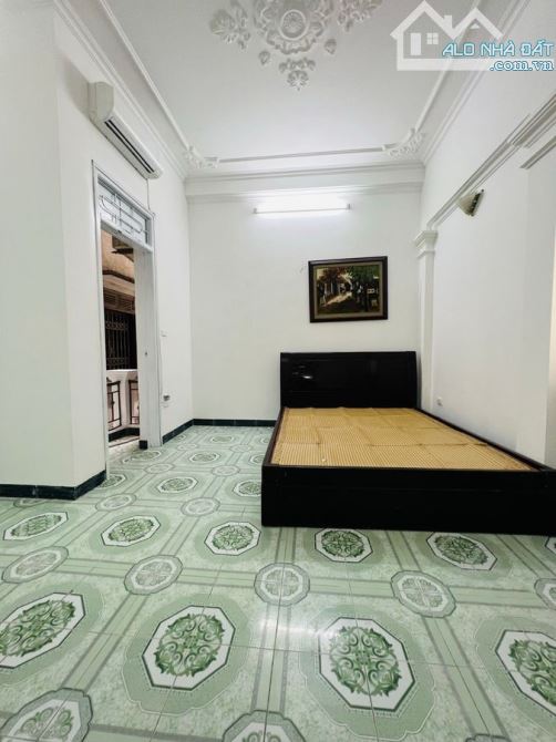 Bán nhà Phố Láng Hạ,Gần đường Láng,bệnh viện Nội Tiết Trung Ương,quận Đống Đa. Giá: 14,2 T - 1