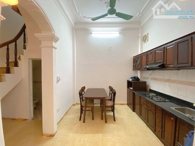 Bán nhà Phố Láng Hạ,Gần đường Láng,bệnh viện Nội Tiết Trung Ương,quận Đống Đa. Giá: 14,2 T - 2