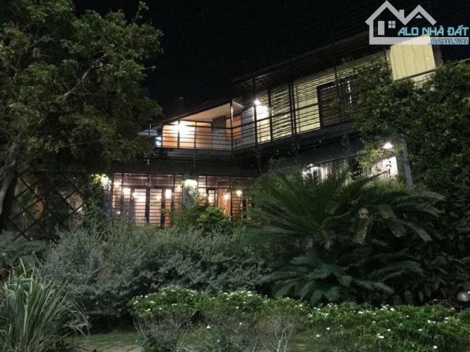 Bán biệt thự đồi 3 mặt view tuyệt đẹp ngay bến du thuyền Vĩnh Hoà,Nha trang 967m