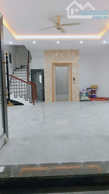 Đàm Quang Trung Cổ Linh 81m2 x 5T lô góc oto tránh thang máy ngõ thông. 14tỷ