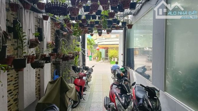 Mặt tiền Nguyễn Văn Khối, ngang 8, 7pn, giá chỉ: 17.5 tỷ