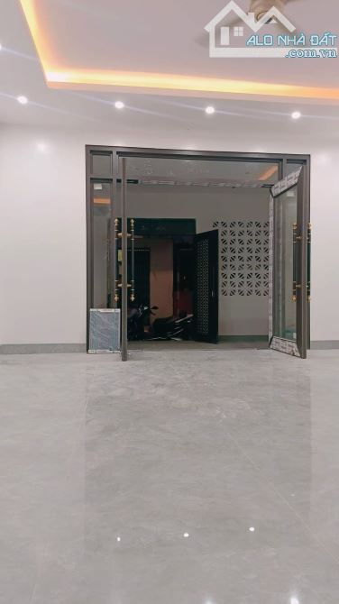 Đàm Quang Trung Cổ Linh 81m2 x 5T lô góc oto tránh thang máy ngõ thông. 14tỷ - 4
