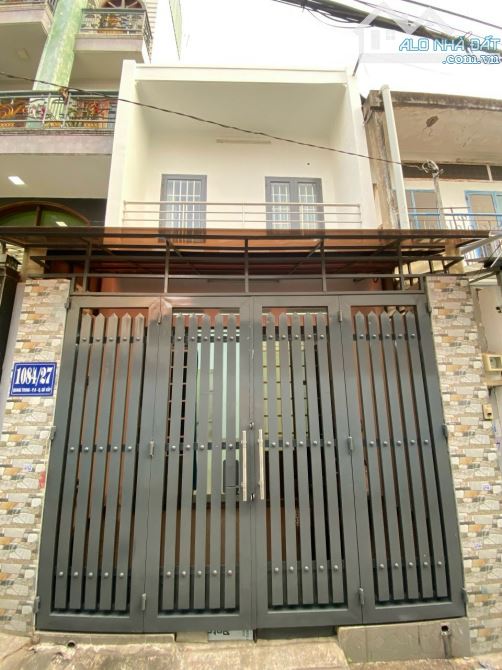 Chủ kẹt tiền bán gấp căn nhà Quang Trung P8 4.5x17 nhà mới trệt lầu 4pn giá 5.2 TL