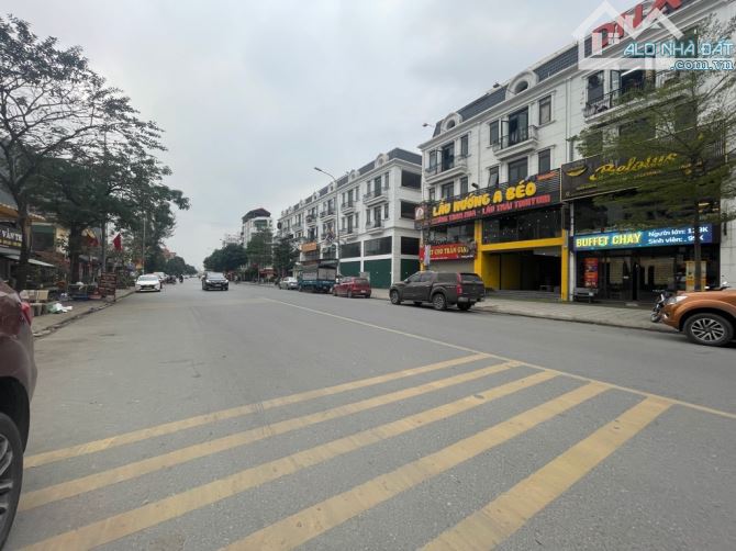Bán Chung Cư Mini Trâu Quỳ.Dòng Tiền 90 Triệu/Tháng-6 Tầng Thang Máy,DT 110m2,Giá 19.2 Tỷ.