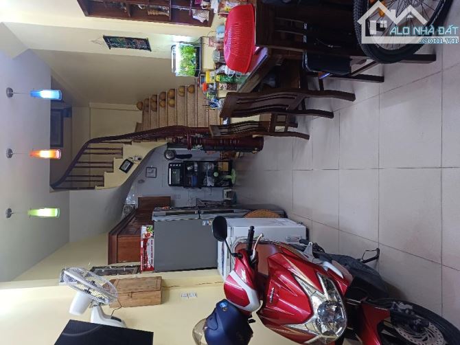 Bán nhà 5 tầng ngõ 105 Xuân La, phân lô ô tô chạy vòng quanh, Dân trí cao, chủ tự xây - 1