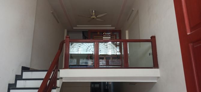 Cần bán nhà 3 tầng xây lệch Phố Bào Ngoại, Phường Đông Hương 86m2, rộng 4m giá chỉ 3 tỷ - 2