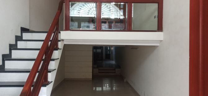Cần bán nhà 3 tầng xây lệch Phố Bào Ngoại, Phường Đông Hương 86m2, rộng 4m giá chỉ 3 tỷ - 4