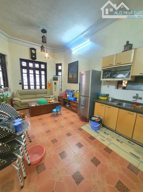 Biệt thự khu đô thị Bắc Linh Đàm 202m2- 4 tầng - mặt tiền 14m- giá 37 tỷ  Mặt phố tiện việ - 5