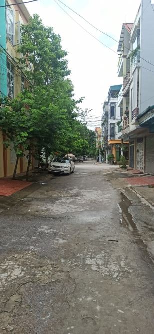 Cần bán nhà 3 tầng xây lệch Phố Bào Ngoại, Phường Đông Hương 86m2, rộng 4m giá chỉ 3 tỷ - 9